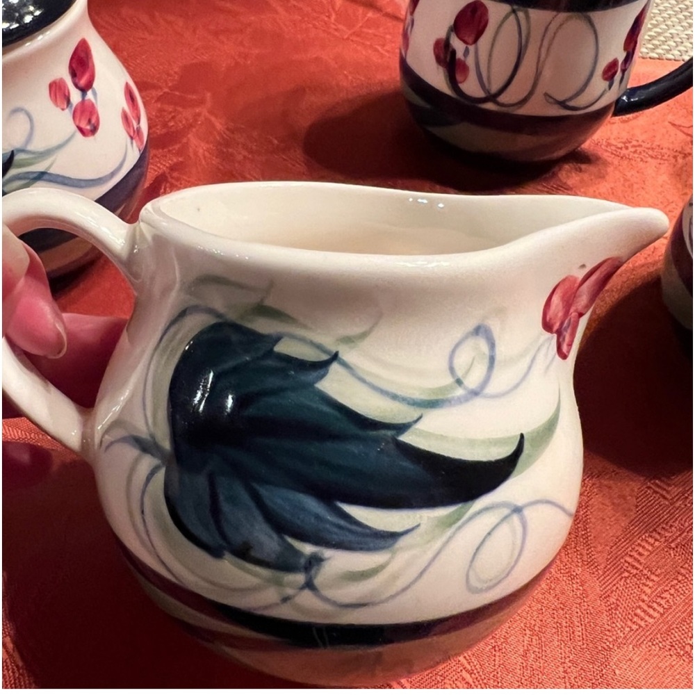 Gail Pittman Sugar bowl w/lid & Creamer Grapevine Design - Picture 3 of 4